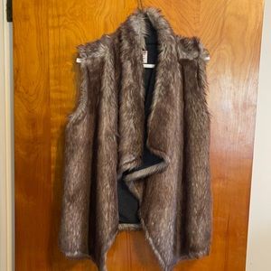 Mossimo Fur Vest 🤩 😍